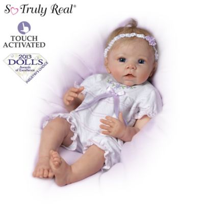 What kinds of collectible dolls does Duck House Dolls make?